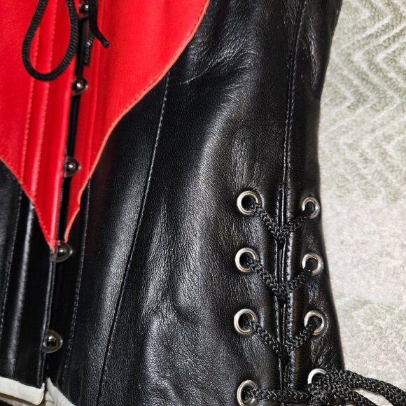 NWT MED QUEEN OF HEARTS TIGHT LACING Lady Chatterly CORSET 26" - Picture 5 of 14